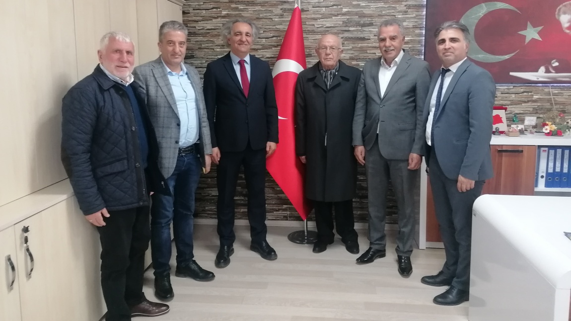 Elazığlılar Derneği Başkanı Ömer İÇMELİ , Yönetim Kurulu Üyelerine ve Abdülkadir Gençer'e Nazik Ziyaretleri İçin Teşekkür Ederiz.