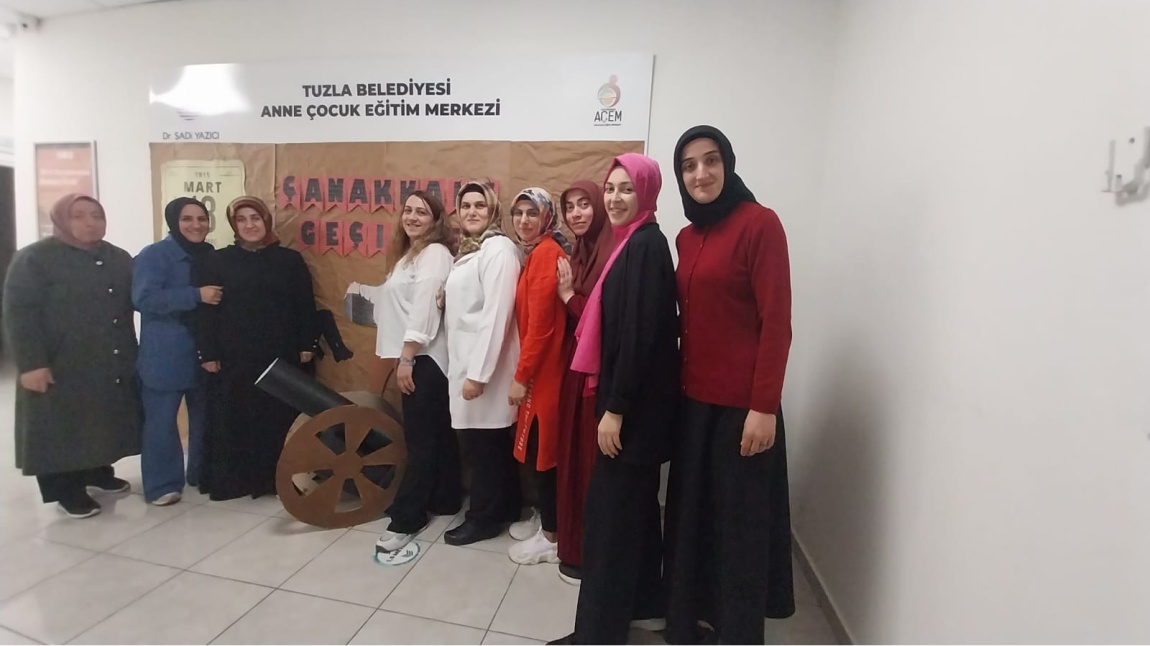 Tuzla Belediyesi Şifa ParkAVM El Sanatları  Kursumuzda Çanakkale Zaferinin 109 . Yıldönümü Başta Gazi Mustafa Kemal Atatürk Olmak Üzere Tüm Kahramanlarımıza Minnet ve  Dualarla Anıldı.
