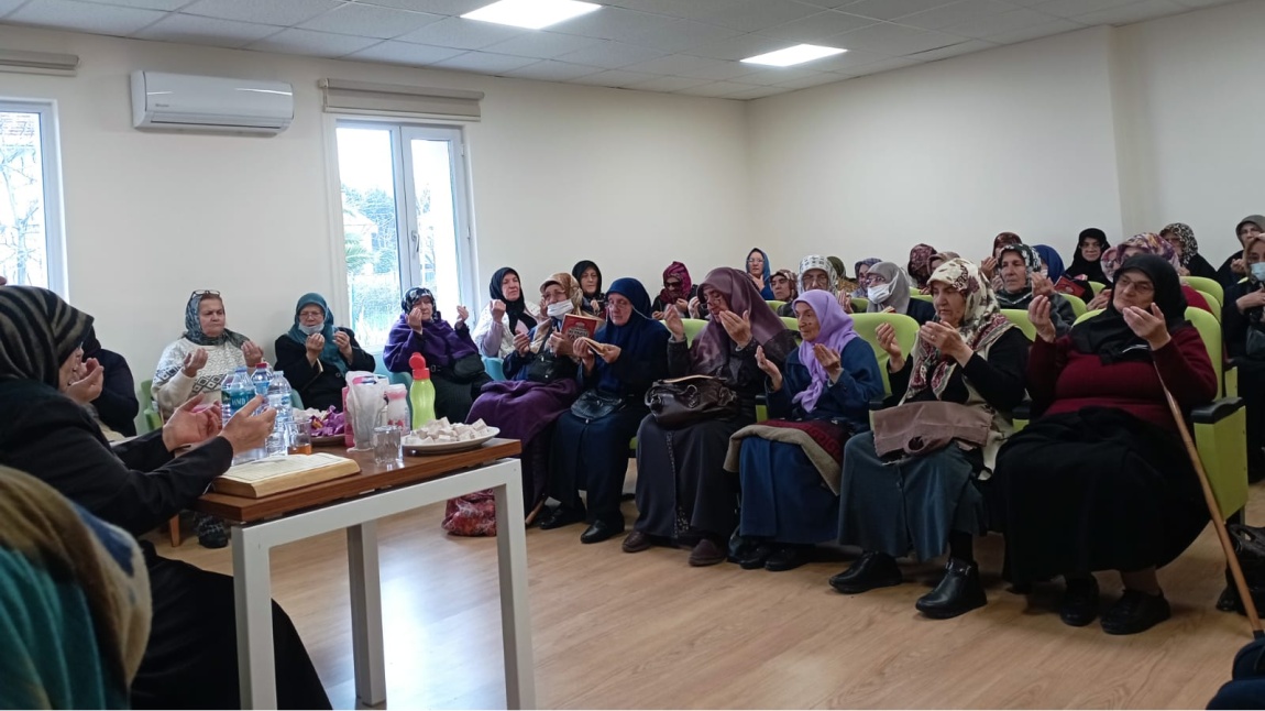Tuzla Belediyesi Yaşlılar Merkezi'nde Ramazan Mukabelesi ve Teyzelerimizle Kur'an-ı Kerim Okuma Çalışmaları