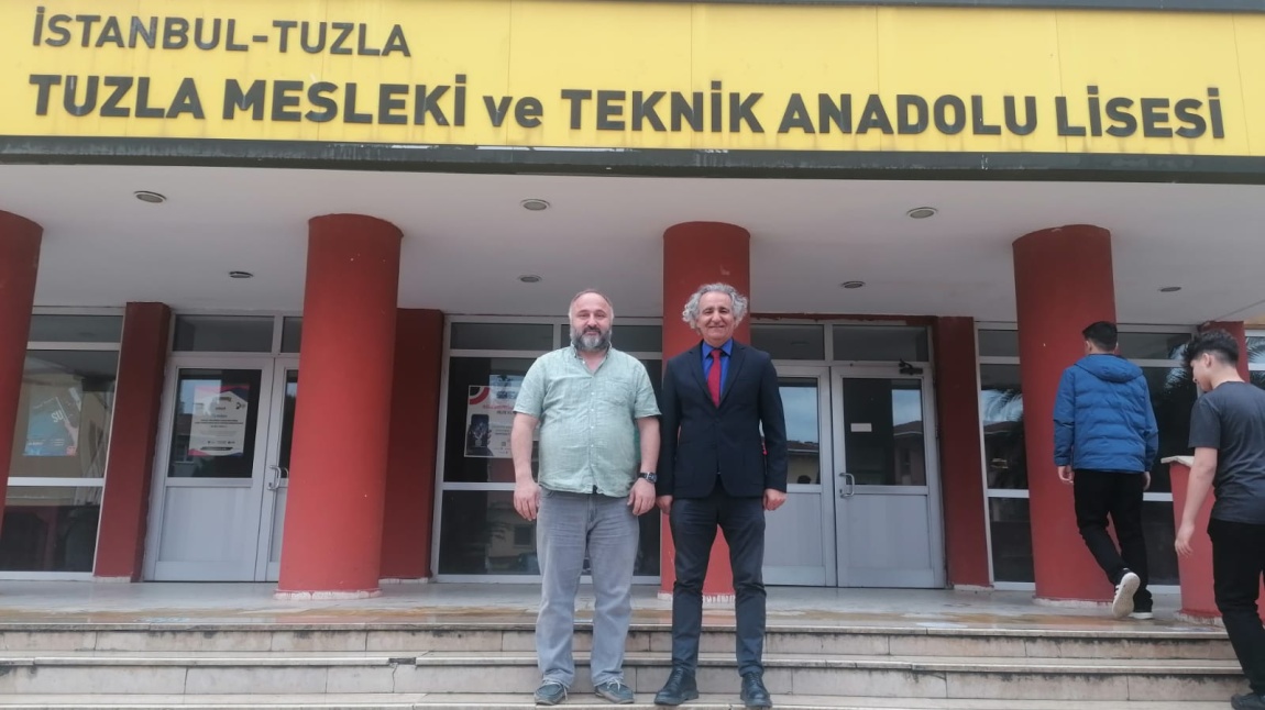Tuzla Mesleki ve Teknik Anadolu Lisesi Müdürü Sayın Alparslan ÖZ'ü Ziyaret Ettik.